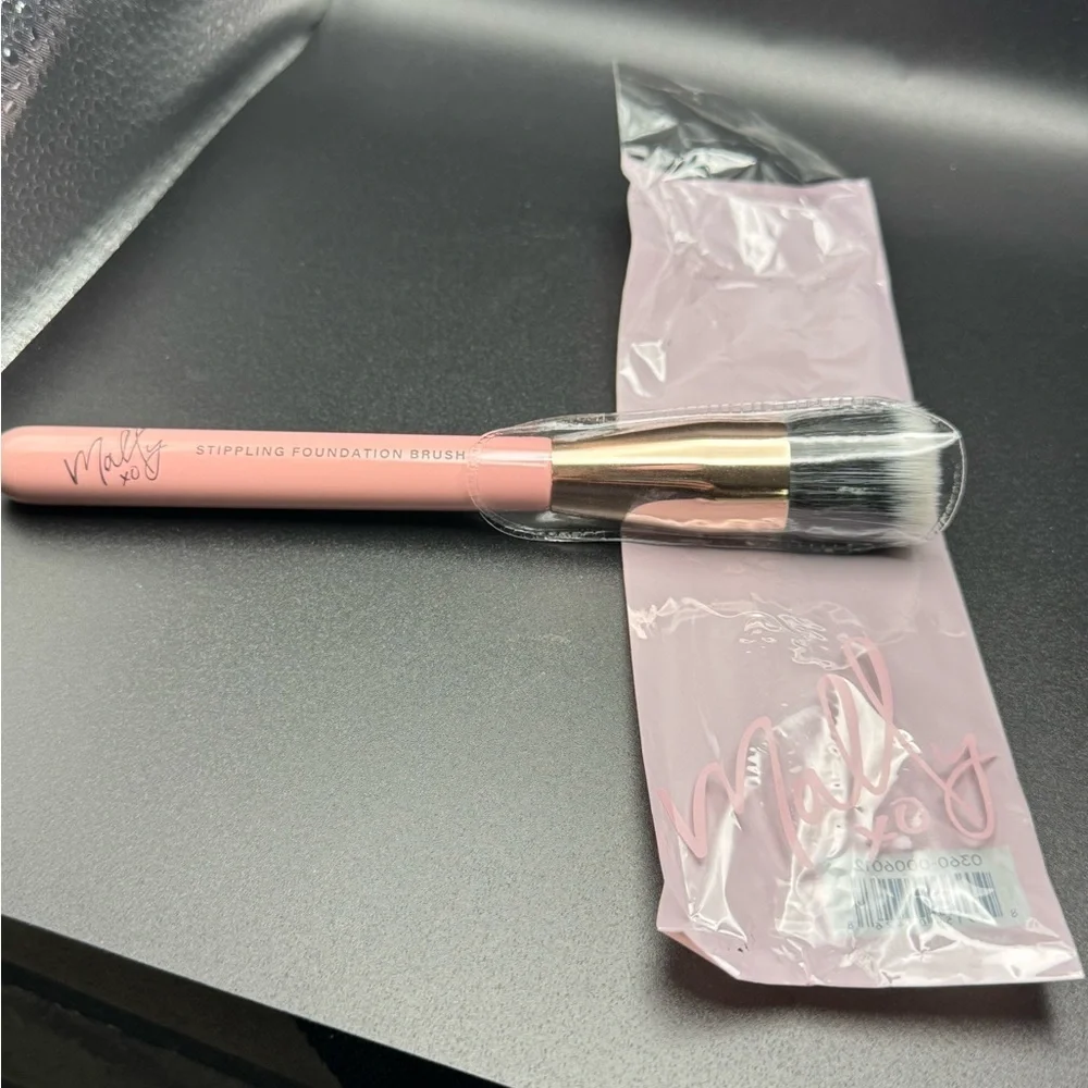 Mally Pink Stippling Foundation Brush-New in bag MRSP $18